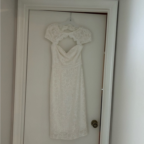 DB Studio fitted lace white dress below-the-knee. Never worn with tags - Picture 2 of 6